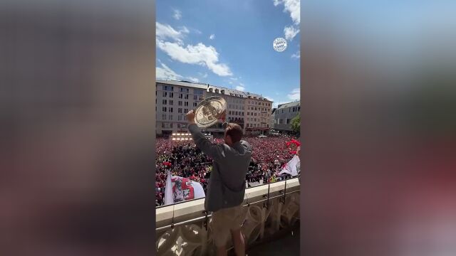 关于英姿飒爽！球员表现出色引发球迷欢呼的信息